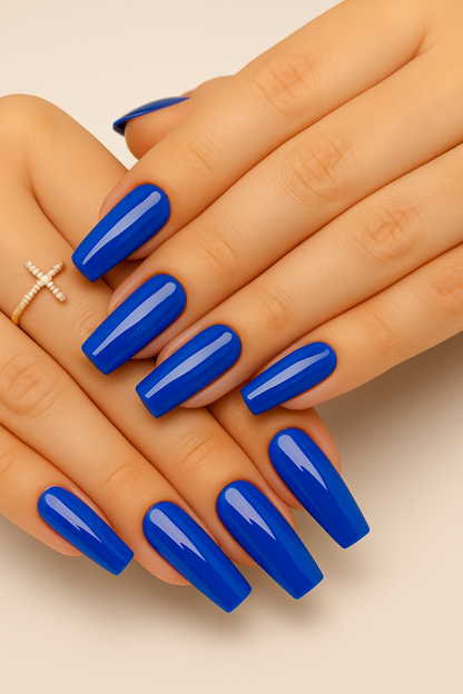 Bleu Intense – Carré Court | Prêt-à-Porter | La Plume de Stella
